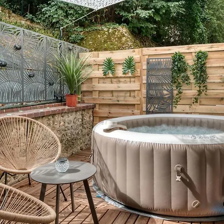 Superbe 2 Pieces Avec Jacuzzi Privatif Face Gare Proche Cathedrale Appartement Chartres Buitenkant foto