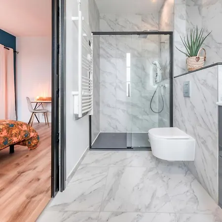 Superbe 2 Pieces Avec Jacuzzi Privatif Face Gare Proche Cathedrale Appartement Chartres Buitenkant foto